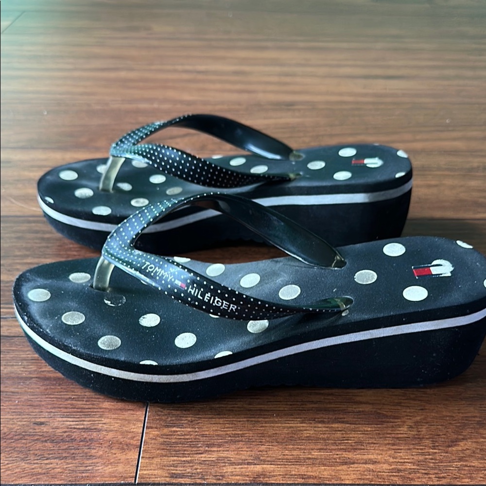 🩴🩴Tommy Hilfiger Blue and White Sandals with Platform Heel🩴🩴